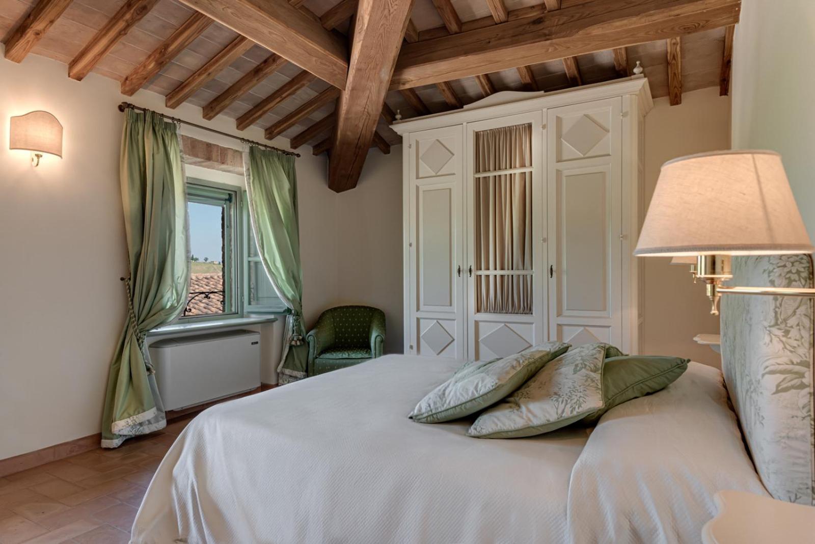 Villa Il Castagno Wine & Resort Сиена Экстерьер фото