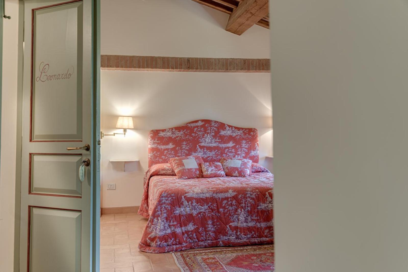 Villa Il Castagno Wine & Resort Сиена Экстерьер фото