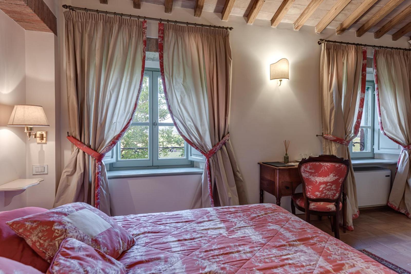 Villa Il Castagno Wine & Resort Сиена Экстерьер фото