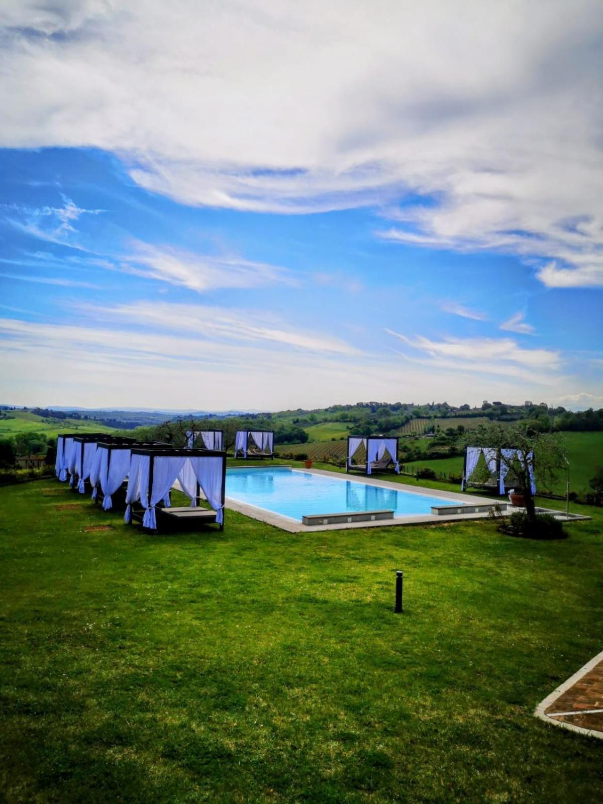Villa Il Castagno Wine & Resort Сиена Экстерьер фото
