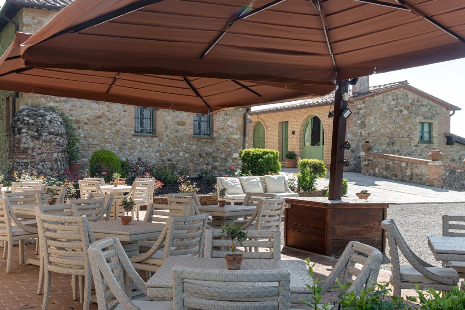 Villa Il Castagno Wine & Resort Сиена Экстерьер фото