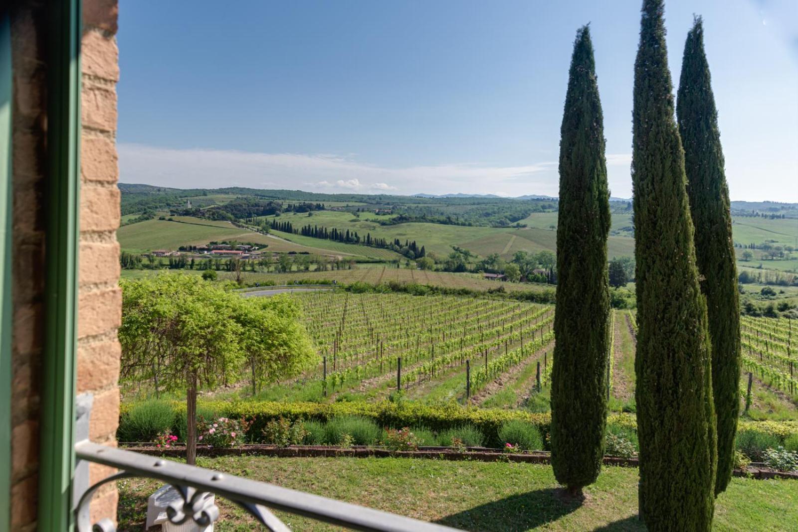 Villa Il Castagno Wine & Resort Сиена Экстерьер фото
