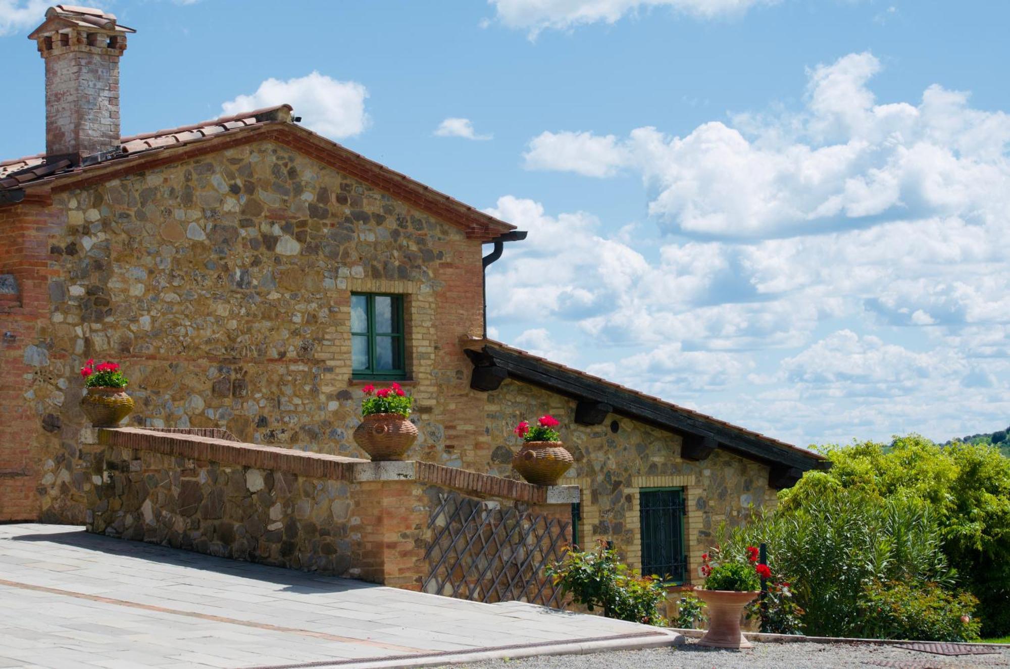 Villa Il Castagno Wine & Resort Сиена Экстерьер фото