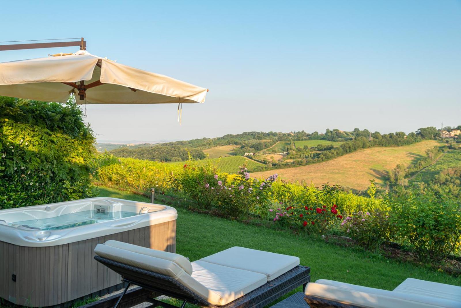 Villa Il Castagno Wine & Resort Сиена Экстерьер фото
