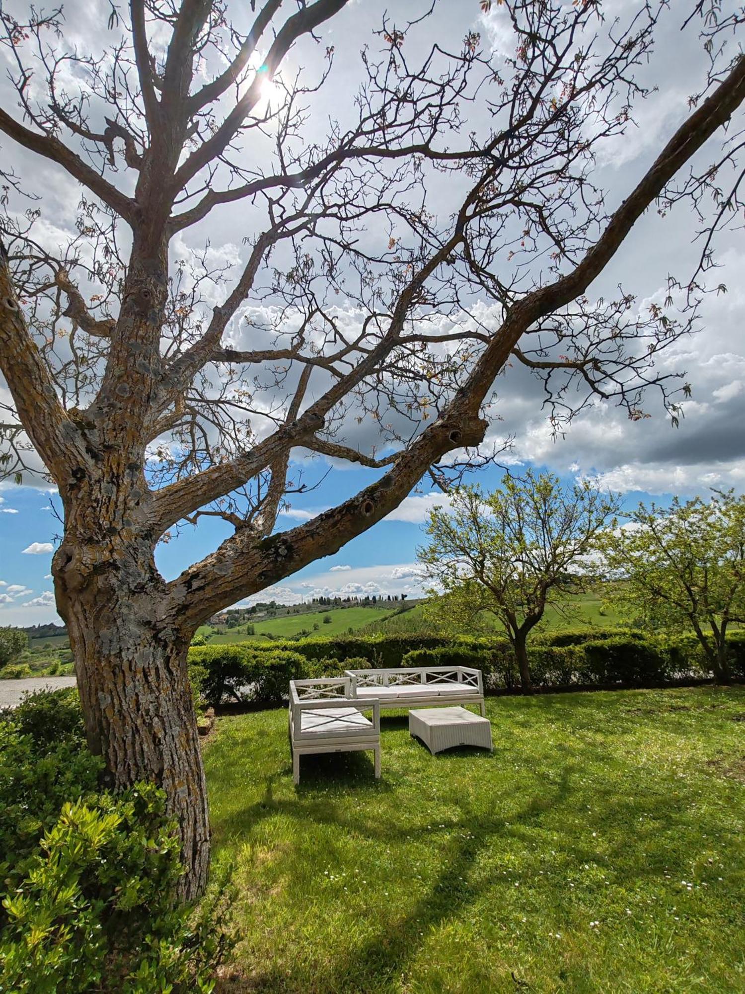 Villa Il Castagno Wine & Resort Сиена Экстерьер фото