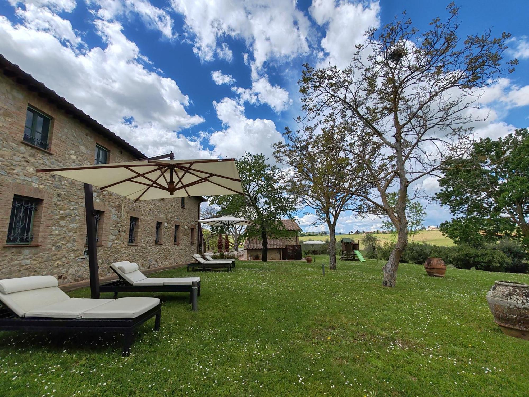 Villa Il Castagno Wine & Resort Сиена Экстерьер фото